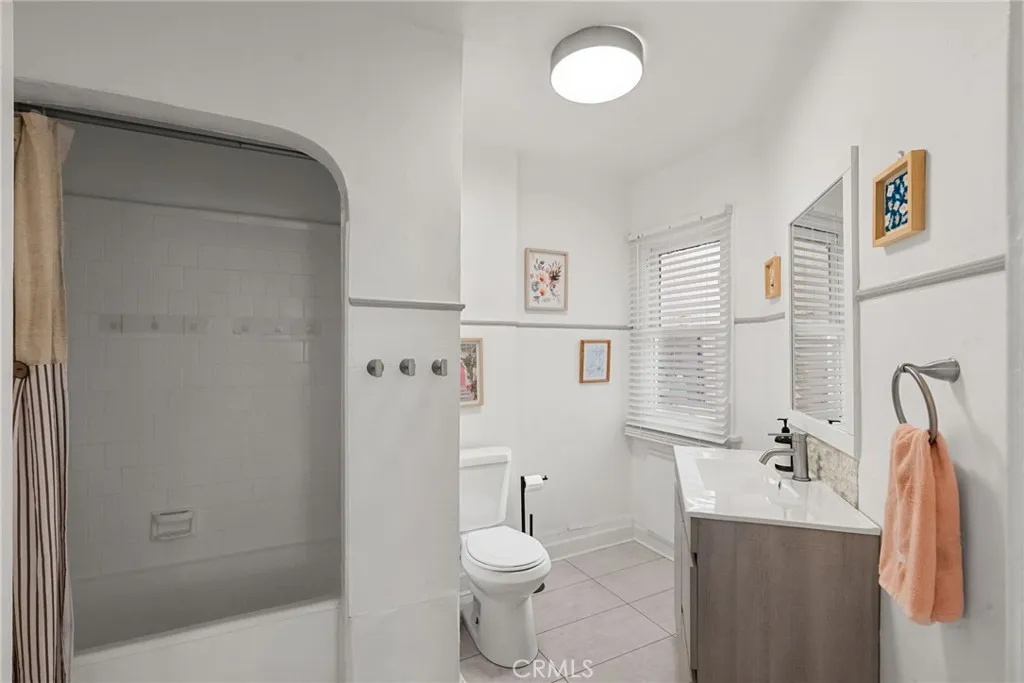 2346 N Cahuenga Boulevard, Los Angeles, California 90068 home-pic-22